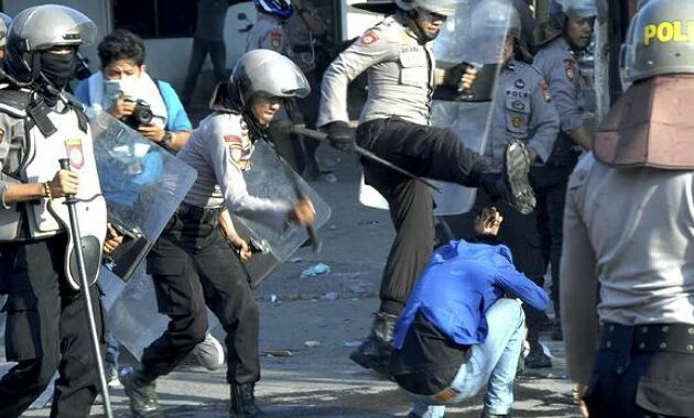 Ilustrasi Brutalitas Polisi